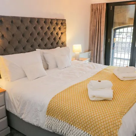 Flying Scotsman Engine Shed アパート ウィットビー