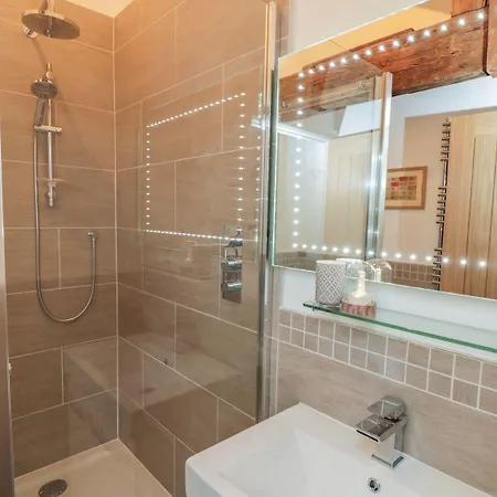 Flying Scotsman Engine Shed Apartment Whitby