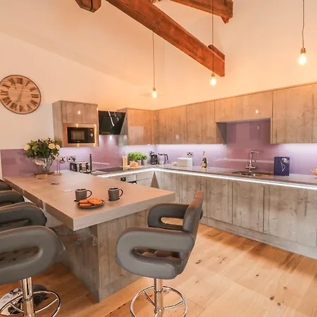 Flying Scotsman Engine Shed Apartment