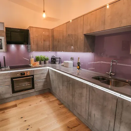 Apartment Flying Scotsman Engine Shed *